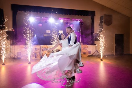 Ouverture de bal par des mariés